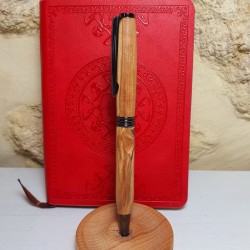 Stylo artisanal en bois d'olivier gun métal de Junas dans le Gard