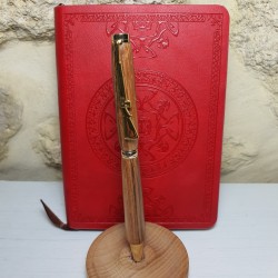 Un stylo sur le thème de la chasse, une monture or splendide