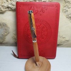 Un stylo thème chasse monture or fabrication dans le Gard à Junas