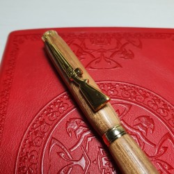 Un stylo sur le thème de la chasse, une monture or splendide