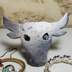 Tête de taureau - présentoir à bijoux - www.tourduphoenix.fr - Four à fusion, aluminium