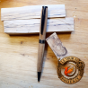 Stylo artisanal en bois d'oliver sur  monture gun métal - Tour du Phoenix