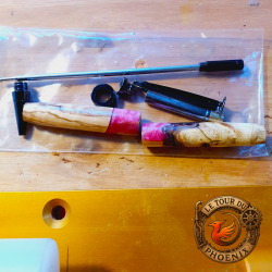 Stylo artisanal Pink Lady – Bois & résine rose – Élégance unique